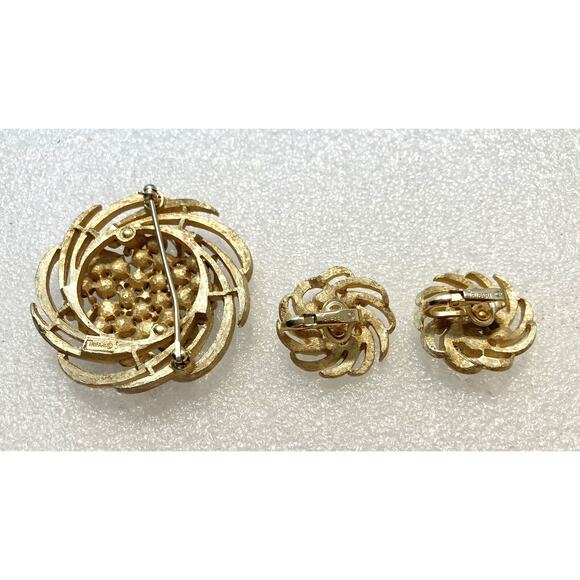 VTG CROWN TRIFARI RHINESTONE GREEN SPIRAL Gold Tone BROOCH EARRINGS SET - Picture 4 of 9